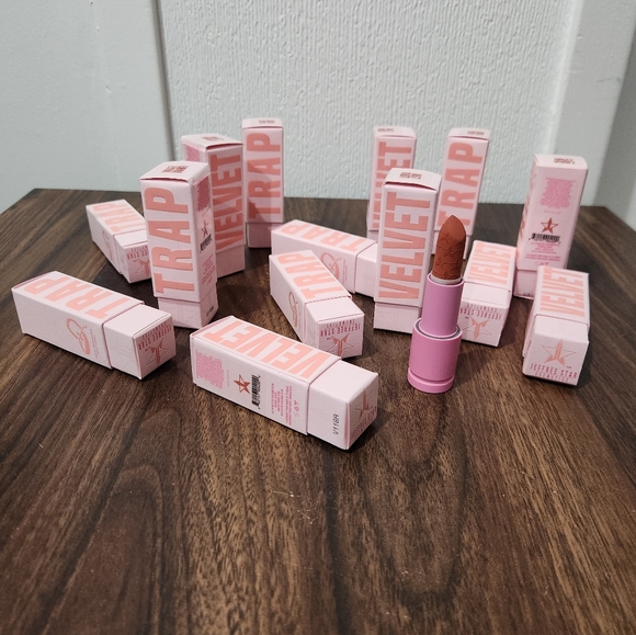 2/$30 Jeffree Star Libra Lynn Lipstick - Picture 2 of 11